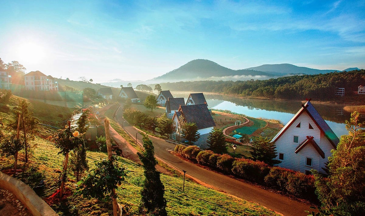 Da Lat’s blend of nature, architecture, and art makes it a favorite destination for couples, creatives, and anyone seeking tranquility in a storybook setting
